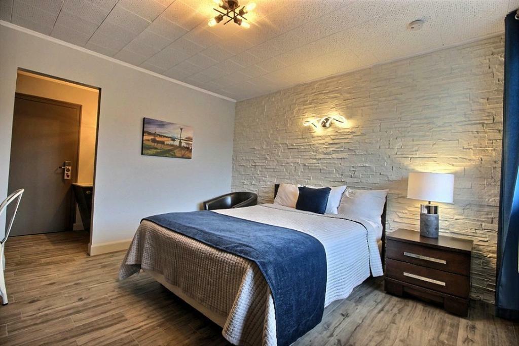 Hotel Motel Le Quiet Лак-Мегантик Экстерьер фото