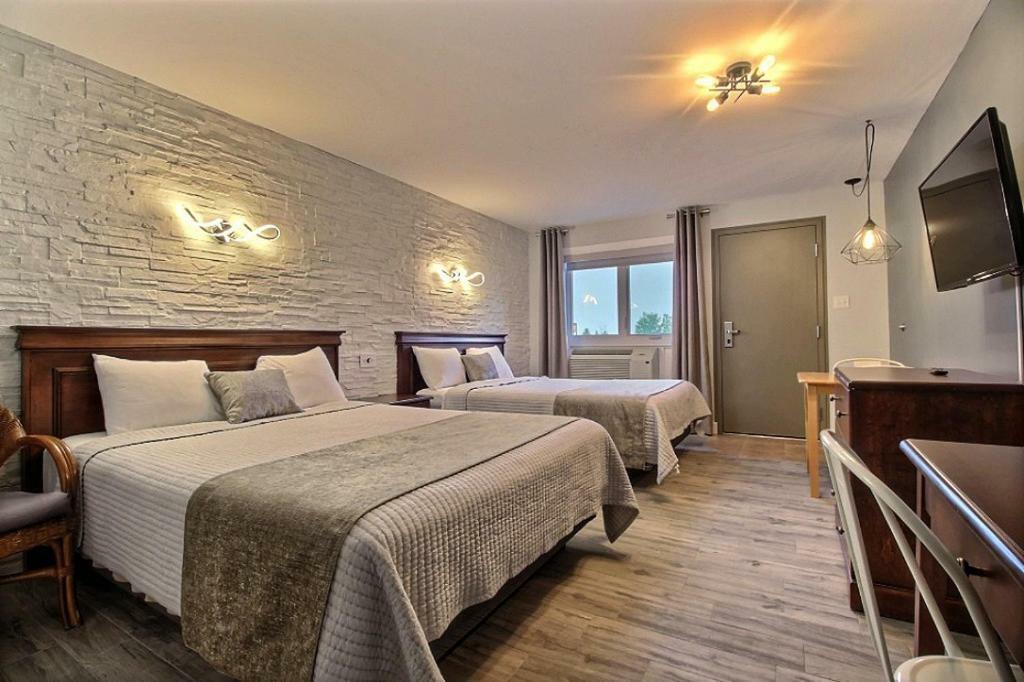 Hotel Motel Le Quiet Лак-Мегантик Экстерьер фото